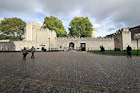 Londyn. Jasne mury Tower of London. - foto: wnieznane.pl Londyn. Jasne mury Tower of London. - foto: wnieznane.pl