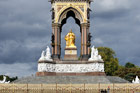 Londyn. Albert Memorial - wspaniały pomnik upamiętniający księcia Alberta, stojący na terenie Kensington Gardens. - foto: wnieznane.pl Londyn. Albert Memorial - wspaniały pomnik upamiętniający księcia Alberta, stojący na terenie Kensington Gardens. - foto: wnieznane.pl
