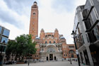 Londyn. Katedra Westminsterska otoczona jest nowoczesnymi szklanymi biurowcami. - foto: wnieznane.pl Londyn. Katedra Westminsterska otoczona jest nowoczesnymi szklanymi biurowcami. - foto: wnieznane.pl