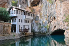 Bośnia i Hercegowina. Blagaj. Klasztor tańczących Derwiszów u źródła Buny. - foto: wnieznane.pl Bośnia i Hercegowina. Blagaj. Klasztor tańczących Derwiszów u źródła Buny. - foto: wnieznane.pl