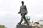Paryż. Pomnik Churchilla przy Łuku Triumfalnym. - foto: wnieznane.pl Paryż. Pomnik Churchilla przy Łuku Triumfalnym. - foto: wnieznane.pl