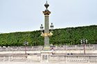 Paryż. Pięknie zdobiona latarnia na Place de la Concorde. - foto: wnieznane.pl Paryż. Pięknie zdobiona latarnia na Place de la Concorde. - foto: wnieznane.pl