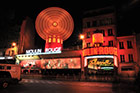 Paryż. Słynny kabaret Moulin Rouge. - foto: wnieznane.pl Paryż. Słynny kabaret Moulin Rouge. - foto: wnieznane.pl