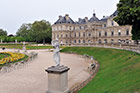 Paryż. Pałac Luksemburski w Jardin du Luxembourg. - foto: wnieznane.pl Paryż. Pałac Luksemburski w Jardin du Luxembourg. - foto: wnieznane.pl