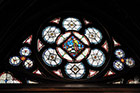 Paryż. Rozeta w dolnej kaplicy Sainte Chapelle. - foto: wnieznane.pl Paryż. Rozeta w dolnej kaplicy Sainte Chapelle. - foto: wnieznane.pl