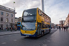 Dublin. O'Connell Street. Piętrowe autobusy to nie tylko domena Londynu. - foto: wnieznane.pl Dublin. O'Connell Street. Piętrowe autobusy to nie tylko domena Londynu. - foto: wnieznane.pl