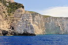 Zakynthos. Zachodnie wybrzeże wyspy to wysokie klify i malownicze zatoczki z porcikami . - foto: wnieznane.pl Zakynthos. Zachodnie wybrzeże wyspy to wysokie klify i malownicze zatoczki z porcikami . - foto: wnieznane.pl