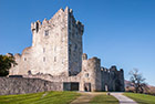 Irlandia. Ross Castle znajduje się w obrębie Killarney National Park. - foto: wnieznane.pl Irlandia. Ross Castle znajduje się w obrębie Killarney National Park. - foto: wnieznane.pl
