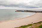 Irlandia. Piaszczysta plaża widziana z... peronu w Balbriggan. - foto: wnieznane.pl Irlandia. Piaszczysta plaża widziana z... peronu w Balbriggan. - foto: wnieznane.pl