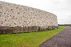 Irlandia. Newgrange o interesującej konstrukcji wysokie jest na 12 metrów. - foto: wnieznane.pl Irlandia. Newgrange o interesującej konstrukcji wysokie jest na 12 metrów. - foto: wnieznane.pl
