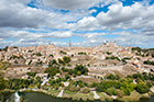 Toledo. Wspaniała panorama miasta zza rzeki Tajo (Tag). - foto: wnieznane.pl Toledo. Wspaniała panorama miasta zza rzeki Tajo (Tag). - foto: wnieznane.pl