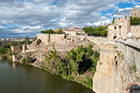 Toledo. Widok z Puente de San Martin na miasto. - foto: wnieznane.pl Toledo. Widok z Puente de San Martin na miasto. - foto: wnieznane.pl