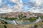 Toledo. Panorama miasta zza rzeki Tajo (Tag). - foto: wnieznane.pl Toledo. Panorama miasta zza rzeki Tajo (Tag). - foto: wnieznane.pl
