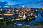 Toledo nocą. Wspaniała panorama miasta. Wyróżniają się Alcazar i katedra. - foto: wnieznane.pl Toledo nocą. Wspaniała panorama miasta. Wyróżniają się Alcazar i katedra. - foto: wnieznane.pl