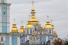 Kijów. Monaster św. Michała Archanioła o Złotych Kopułach. - foto: wnieznane.pl Kijów. Monaster św. Michała Archanioła o Złotych Kopułach. - foto: wnieznane.pl