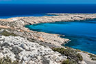 Cypr latem. Błękitna woda oblewa Cape Greko na wschodzie wyspy. - foto: wnieznane.pl Cypr latem. Błękitna woda oblewa Cape Greko na wschodzie wyspy. - foto: wnieznane.pl