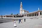 Fatima. Bazylika Matki Boskiej Fatimskiej na terenie Sanktuarium. - foto: wnieznane.pl Fatima. Bazylika Matki Boskiej Fatimskiej na terenie Sanktuarium. - foto: wnieznane.pl
