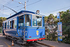 Barcelona. Słynny niebieski tramwaj u podnóża wzgórza Tibidabo. - foto: wnieznane.pl Barcelona. Słynny niebieski tramwaj u podnóża wzgórza Tibidabo. - foto: wnieznane.pl