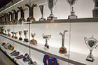Barcelona. Camp Nou. Półki klubowego muzeum uginają się od zdobytych trofeów. - foto: wnieznane.pl Barcelona. Camp Nou. Półki klubowego muzeum uginają się od zdobytych trofeów. - foto: wnieznane.pl