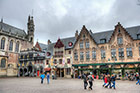 Brugia (Brugge). Plac Burg jest jednym z ważniejszych miejsc w mieście. W roku wejście do słynnej świątyni Heilig-Bloed Basiliek. - foto: wnieznane.pl Brugia (Brugge). Plac Burg jest jednym z ważniejszych miejsc w mieście. W roku wejście do słynnej świątyni Heilig-Bloed Basiliek. - foto: wnieznane.pl