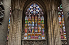 Wspaniałe witraże we wnętrzu Cathedrale des Saints Michel et Gudule. - foto: wnieznane.pl Wspaniałe witraże we wnętrzu Cathedrale des Saints Michel et Gudule. - foto: wnieznane.pl
