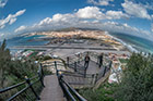 Gibraltar. Widok z Upper Rock na Morze Śródziemne, bazę wojskową, lotnisko, Zatokę Gibraltarską oraz hiszpańskie miasto La Linea. - foto: wnieznane.pl Gibraltar. Widok z Upper Rock na Morze Śródziemne, bazę wojskową, lotnisko, Zatokę Gibraltarską oraz hiszpańskie miasto La Linea. - foto: wnieznane.pl