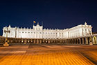 Madryt. Palacio Real pięknie prezentuje się nocą. - foto: wnieznane.pl Madryt. Palacio Real pięknie prezentuje się nocą. - foto: wnieznane.pl