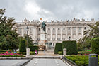 Madryt. Konny pomnik Felipe IV na Plaza de Oriente. - foto: wnieznane.pl Madryt. Konny pomnik Felipe IV na Plaza de Oriente. - foto: wnieznane.pl