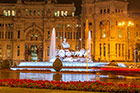 Madryt. Podświetlona fontanna Fuente de Cibeles na Plaza de Cibeles. - foto: wnieznane.pl Madryt. Podświetlona fontanna Fuente de Cibeles na Plaza de Cibeles. - foto: wnieznane.pl