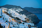 Santorini. Wieczorem Oia prezentuje się równie pięknie, co za dnia. - foto: wnieznane.pl Santorini. Wieczorem Oia prezentuje się równie pięknie, co za dnia. - foto: wnieznane.pl