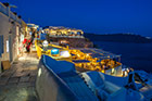 Santorini. Oia oświetlona nocą. - foto: wnieznane.pl Santorini. Oia oświetlona nocą. - foto: wnieznane.pl