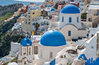 Santorini, Oia. Białe budynki i błękitne kopuły - z takim widokiem kojarzy nam się Santorini. - foto: wnieznane.pl Santorini, Oia. Białe budynki i błękitne kopuły - z takim widokiem kojarzy nam się Santorini. - foto: wnieznane.pl