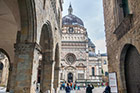 Bergamo. Piazza del Duomo, Basilica Santa Maria Maggiore i baptysterium w Citta Alta (Górnym Mieście). - foto: wnieznane.pl Bergamo. Piazza del Duomo, Basilica Santa Maria Maggiore i baptysterium w Citta Alta (Górnym Mieście). - foto: wnieznane.pl