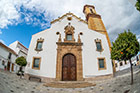 Andaluzja. Biały kościół w zabytkowym centrum Estepony. - foto: wnieznane.pl Andaluzja. Biały kościół w zabytkowym centrum Estepony. - foto: wnieznane.pl