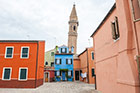 Wenecja, Burano. Krzywa wieża Chiesa di San Martino. - foto: wnieznane.pl Wenecja, Burano. Krzywa wieża Chiesa di San Martino. - foto: wnieznane.pl