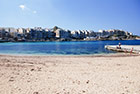 Gozo. Marsalforn. Miejska plaża nie należy do największych. - foto: wnieznane.pl Gozo. Marsalforn. Miejska plaża nie należy do największych. - foto: wnieznane.pl