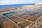 Gozo. Salt Pans, czyli solniska w północnej części wyspy. - foto: wnieznane.pl Gozo. Salt Pans, czyli solniska w północnej części wyspy. - foto: wnieznane.pl