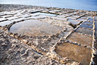 Gozo. Salt Pans, czyli solniska w północnej części wyspy. - foto: wnieznane.pl Gozo. Salt Pans, czyli solniska w północnej części wyspy. - foto: wnieznane.pl