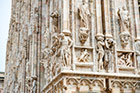 Mediolan. Pięknie zdobiona fasada katedry. - foto: wnieznane.pl Mediolan. Pięknie zdobiona fasada katedry. - foto: wnieznane.pl