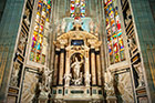 Mediolan. Wspaniałe witraże we wnętrzu słynnej katedry. - foto: wnieznane.pl Mediolan. Wspaniałe witraże we wnętrzu słynnej katedry. - foto: wnieznane.pl