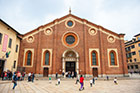 Mediolan. Kościół Santa Maria delle Grazie, przy którym znajduje się Ostatnia Wieczerza. - foto: wnieznane.pl Mediolan. Kościół Santa Maria delle Grazie, przy którym znajduje się Ostatnia Wieczerza. - foto: wnieznane.pl