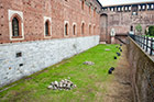 Mediolan. Na terenie Castello Sforzesco. - foto: wnieznane.pl Mediolan. Na terenie Castello Sforzesco. - foto: wnieznane.pl