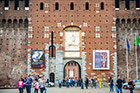 Mediolan. Na terenie Castello Sforzesco. - foto: wnieznane.pl Mediolan. Na terenie Castello Sforzesco. - foto: wnieznane.pl