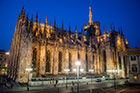 Mediolan. Katedra oświetlona wieczorem. - foto: wnieznane.pl Mediolan. Katedra oświetlona wieczorem. - foto: wnieznane.pl
