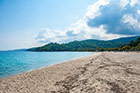 Chalkidiki. Plaża Armenisti z kempingiem na półwyspie Sithonia. - foto: wnieznane.pl Chalkidiki. Plaża Armenisti z kempingiem na półwyspie Sithonia. - foto: wnieznane.pl