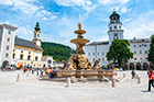 Salzburg. Fontanna Residenzbrunnen na Residenzplatz. - foto: wnieznane.pl Salzburg. Fontanna Residenzbrunnen na Residenzplatz. - foto: wnieznane.pl