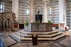 Piza. We wnętrzu Baptysterium przy Piazza dei Miracoli. - foto: wnieznane.pl Piza. We wnętrzu Baptysterium przy Piazza dei Miracoli. - foto: wnieznane.pl
