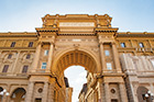 Florencja. Łuk triumfalny Arcone przy Piazza della Repubblica. - foto: wnieznane.pl Florencja. Łuk triumfalny Arcone przy Piazza della Repubblica. - foto: wnieznane.pl
