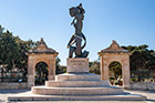 Malta, Valletta. Pomnik upamiętniający uzyskanie niepodległości. - foto: wnieznane.pl Malta, Valletta. Pomnik upamiętniający uzyskanie niepodległości. - foto: wnieznane.pl