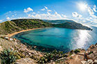 Malta. Widok na piaszczystą plażę Ghajn Tuffieha. - foto: wnieznane.pl Malta. Widok na piaszczystą plażę Ghajn Tuffieha. - foto: wnieznane.pl